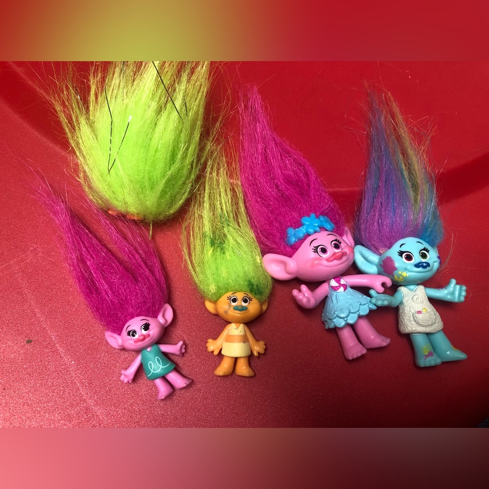 BOGO!! Bundle of 5 Trolls Movie toys!!